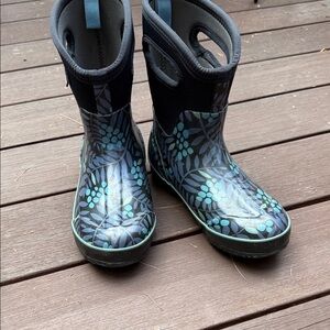 Bogs Black and Blue Patterned Winter mid calf Boots